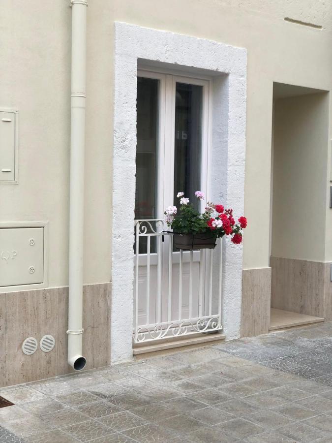 Dimora Via Vitti - Puglia Mia Apartments โมโนโปลี ภายนอก รูปภาพ